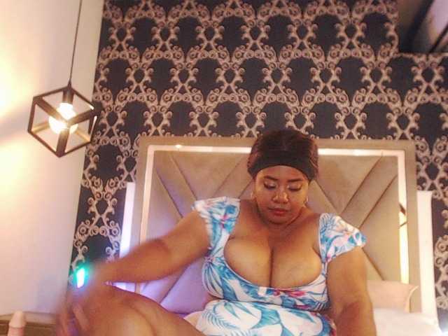 KiaraDiaz live cam on BongaCams