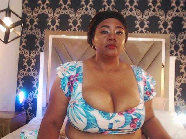 KiaraDiaz live cam on BongaCams
