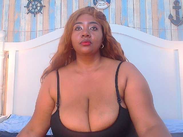 KiaraDiaz live cam preview