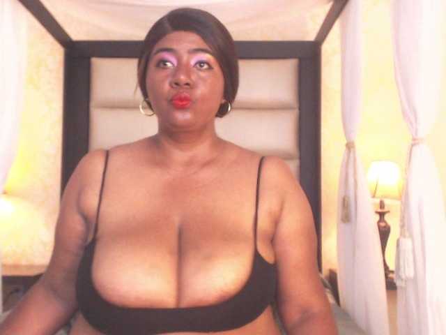 KiaraDiaz live cam on BongaCams