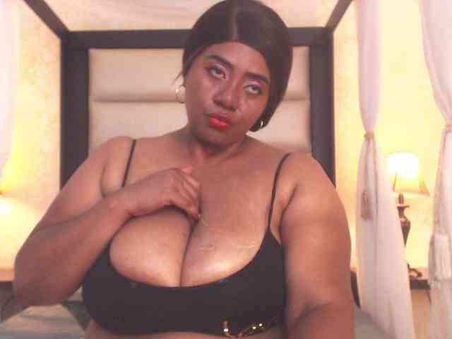 KiaraDiaz webcam
