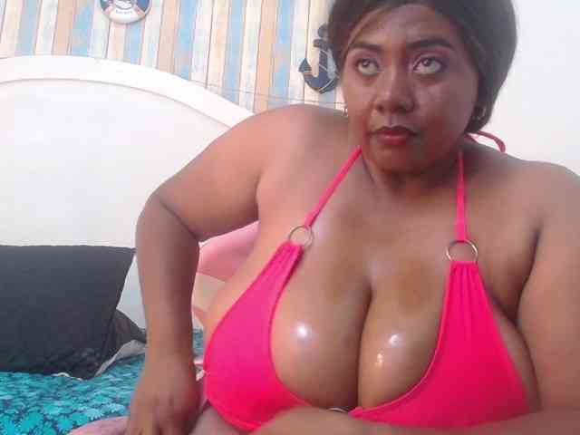KiaraDiaz