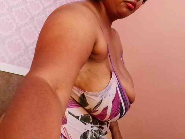 KiaraDiaz webcam