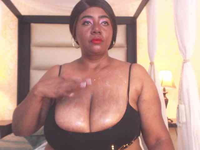 KiaraDiaz webcam