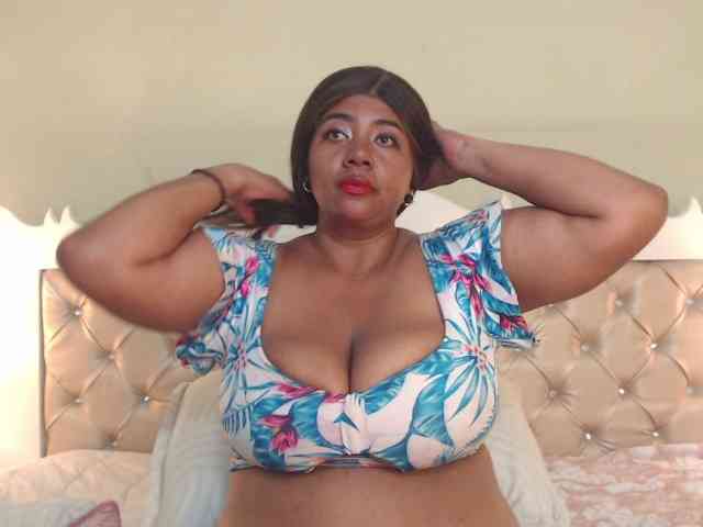 KiaraDiaz webcam