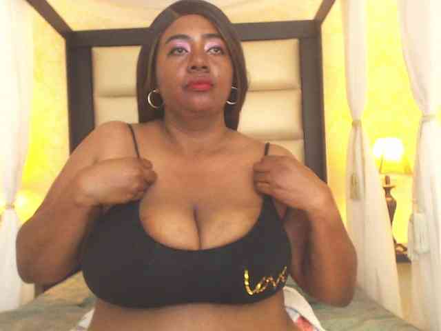 KiaraDiaz webcam