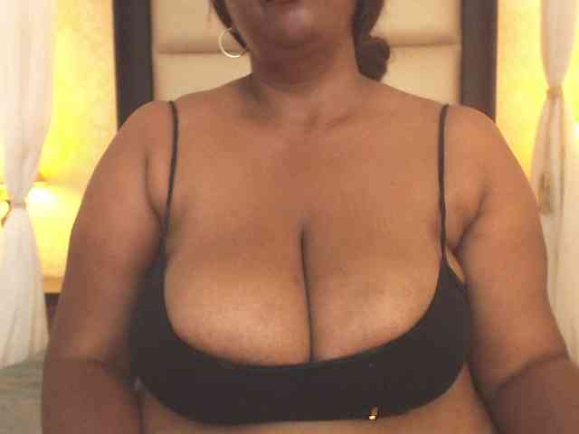 KiaraDiaz webcam