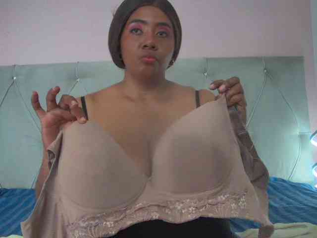 KiaraDiaz webcam
