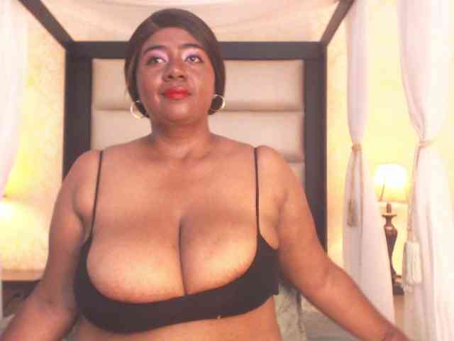 KiaraDiaz