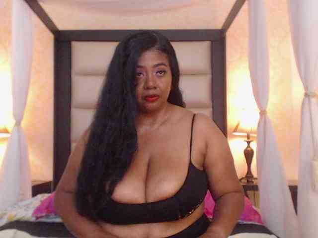 KiaraDiaz
