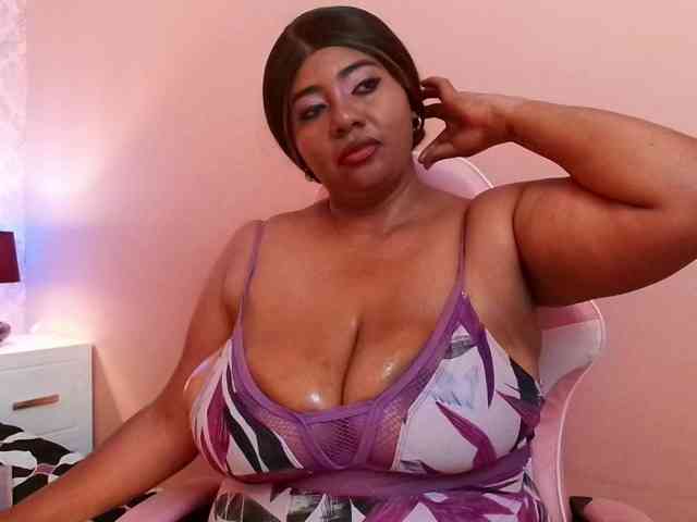KiaraDiaz webcam