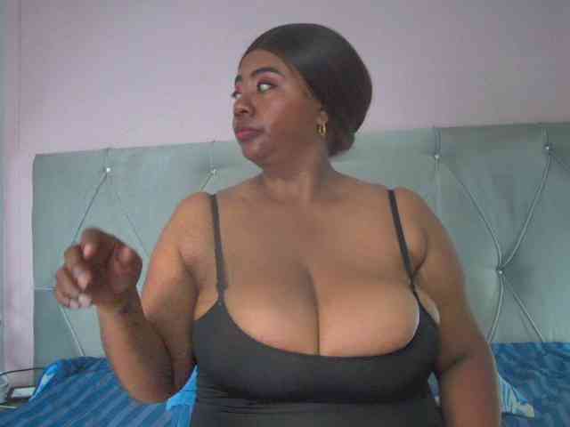 KiaraDiaz webcam