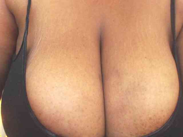 KiaraDiaz webcam