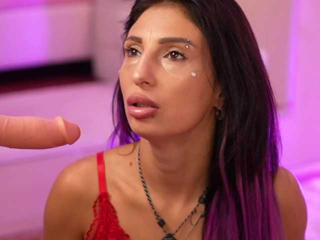 LizzieJordan live cam on BongaCams