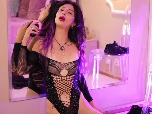 LizzieJordan live cam on BongaCams