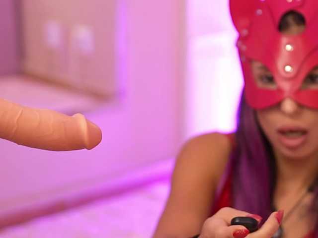 LizzieJordan live cam on BongaCams