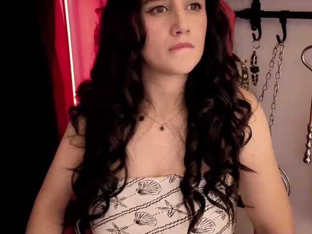 ElowenHalley, en directo ahora en BongaCams