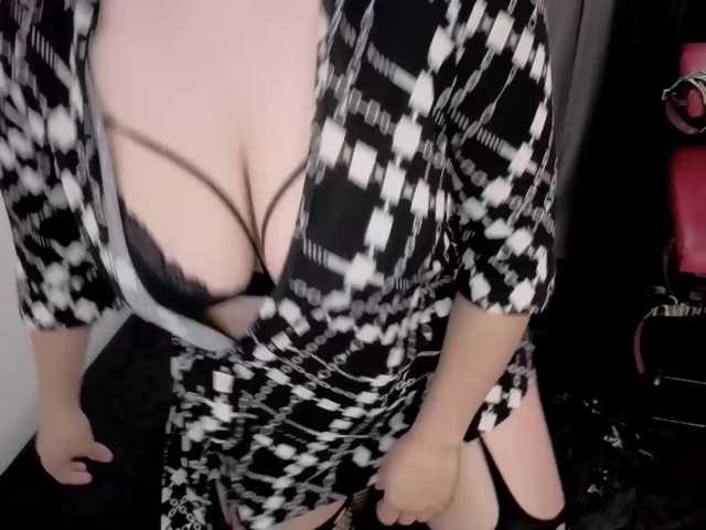 ElowenHalley live cam on BongaCams