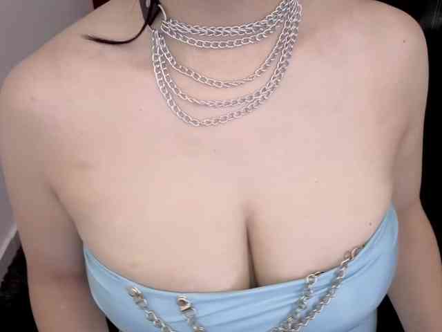 ElowenHalley webcam