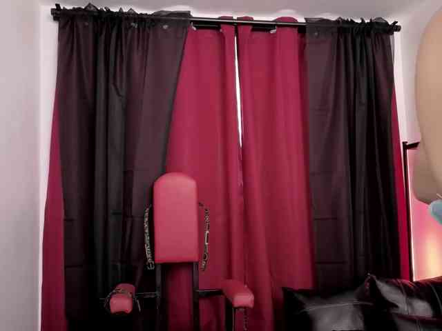 ElowenHalley webcam