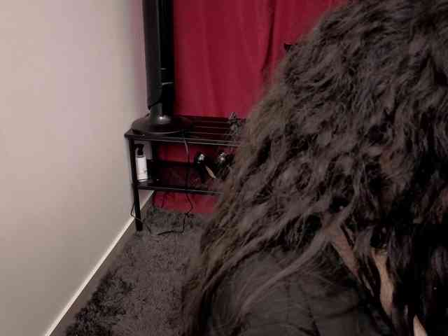 ElowenHalley webcam