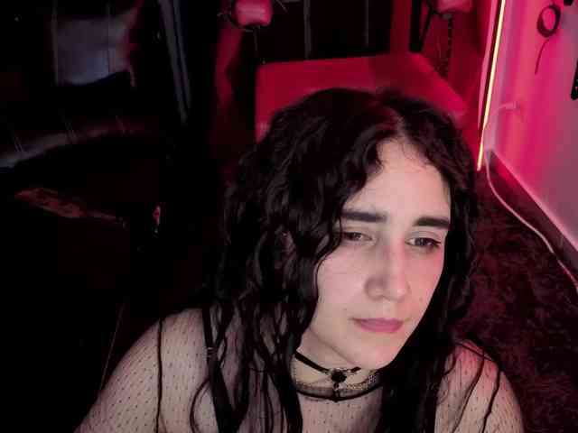 ElowenHalley webcam