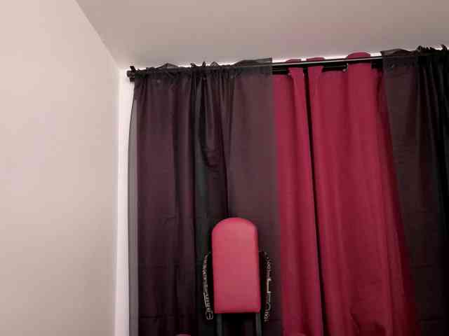 ElowenHalley webcam