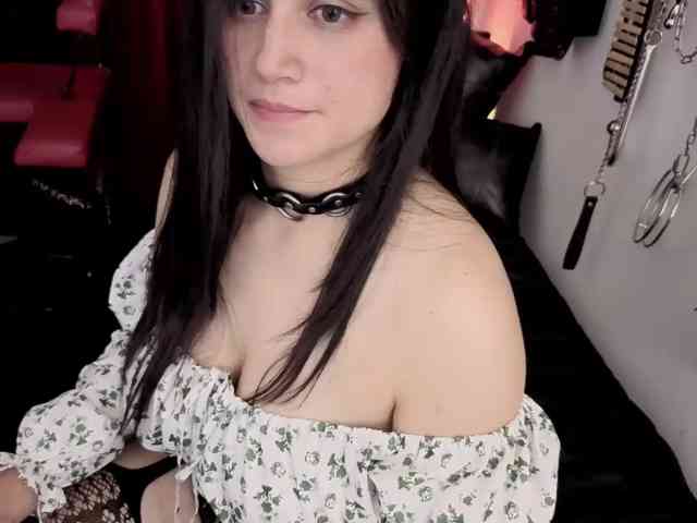 ElowenHalley webcam