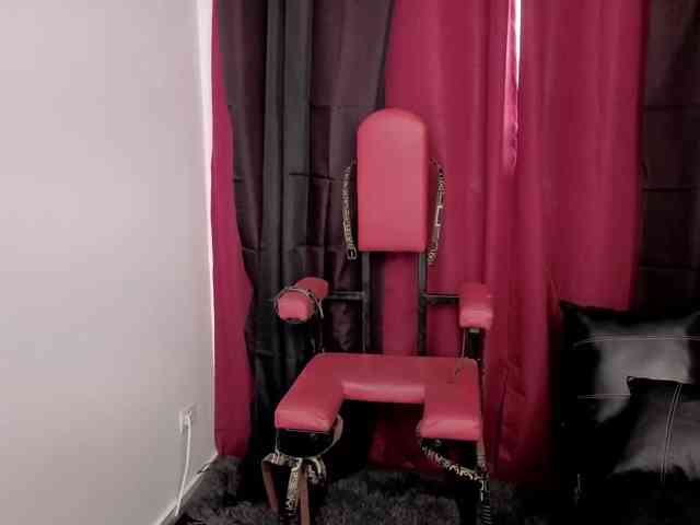 ElowenHalley webcam