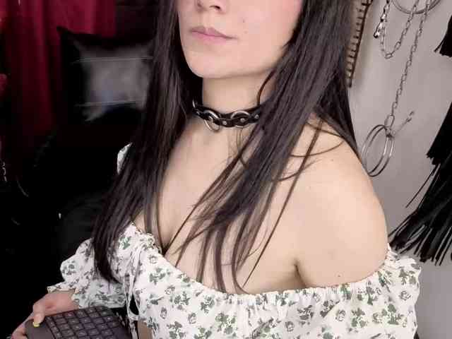 ElowenHalley webcam