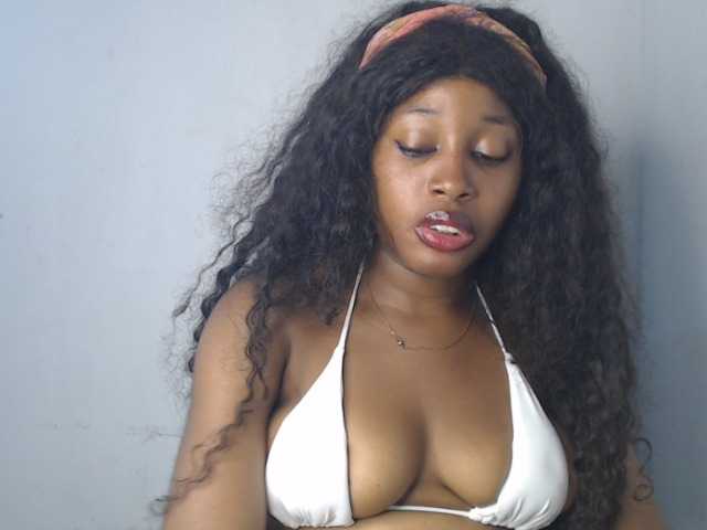 Nastygem live cam on BongaCams