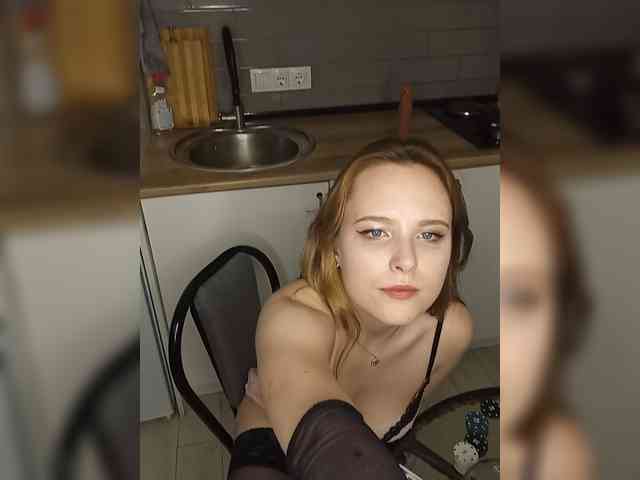 AlisiaLuna webcam