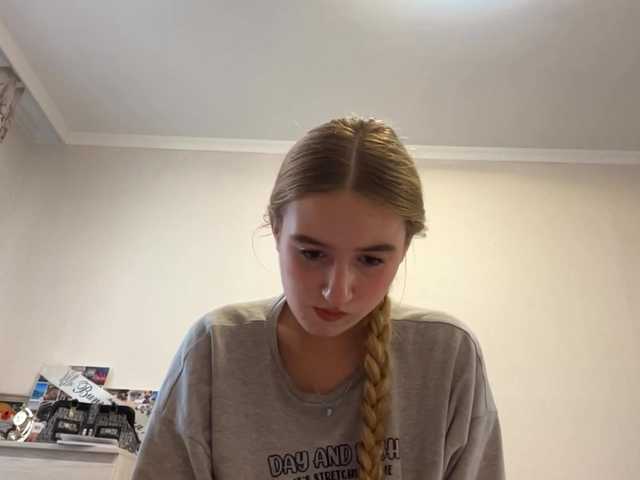 SondraJanisch live cam on BongaCams