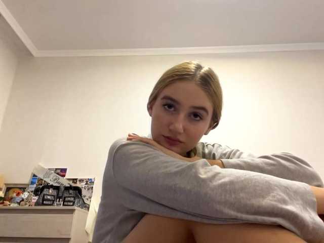 SondraJanisch live cam on BongaCams