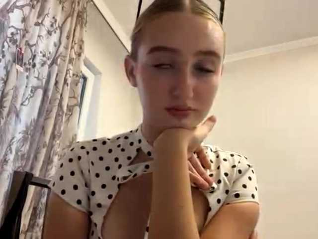 SondraJanisch live cam on BongaCams