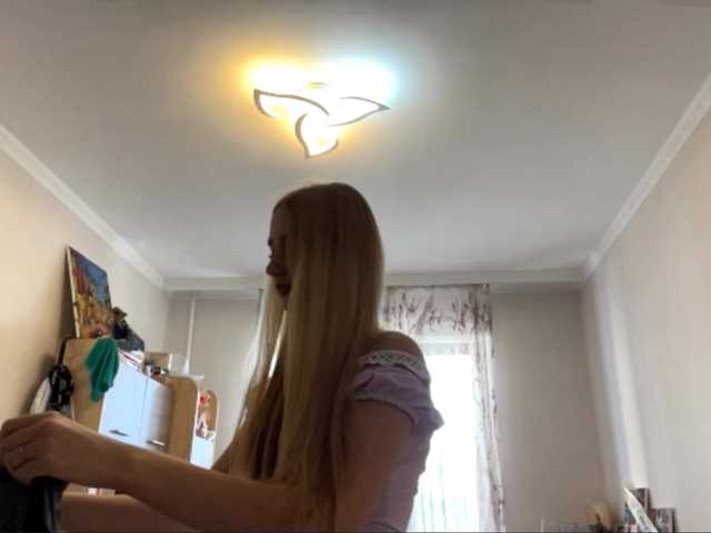SondraJanisch live cam on BongaCams