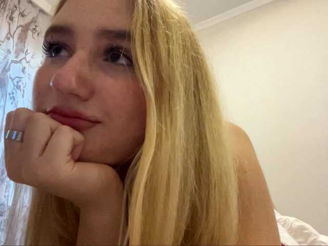 SondraJanisch live cam on BongaCams