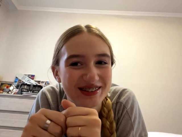 SondraJanisch live cam on BongaCams