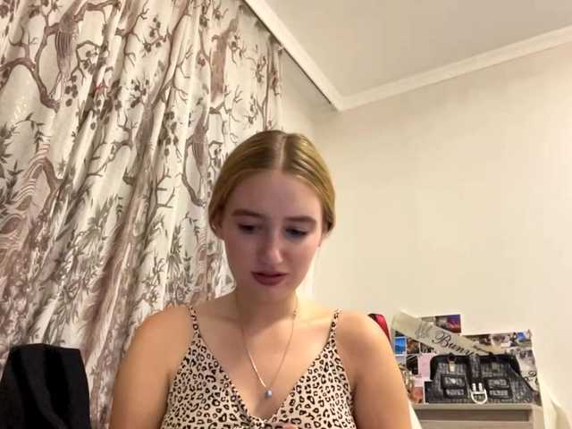 SondraJanisch live cam on BongaCams