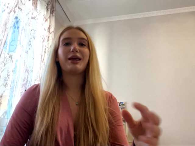 SondraJanisch live cam on BongaCams