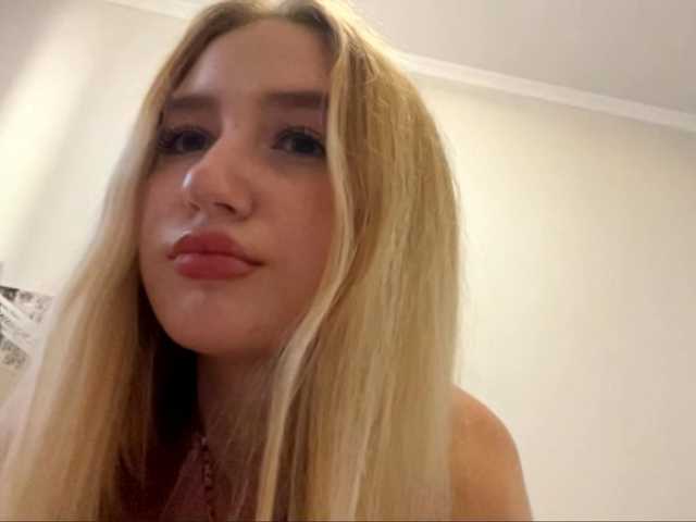 SondraJanisch live cam on BongaCams