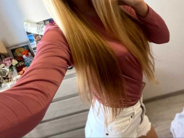 SondraJanisch live cam on BongaCams