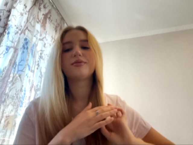 SondraJanisch live cam on BongaCams