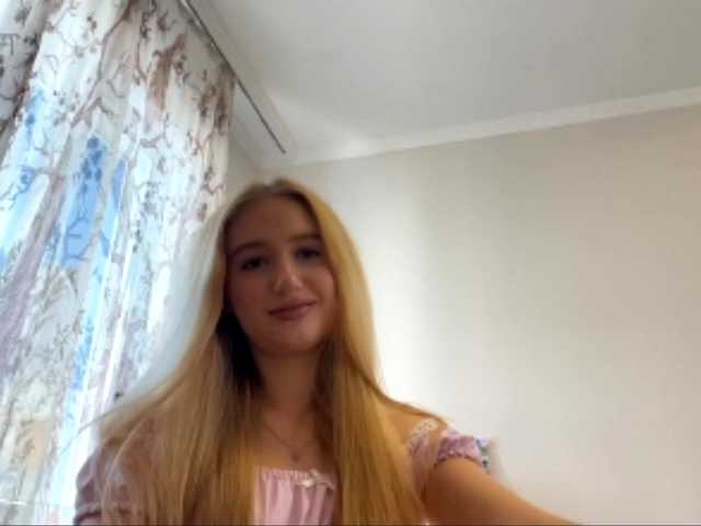 SondraJanisch live cam on BongaCams