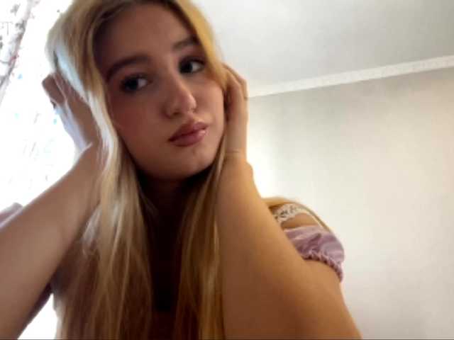 SondraJanisch live cam on BongaCams