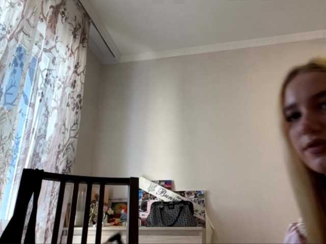 SondraJanisch live cam on BongaCams