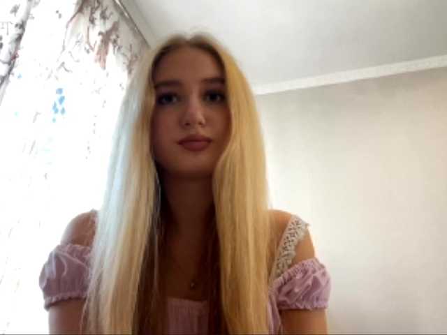 SondraJanisch live cam on BongaCams