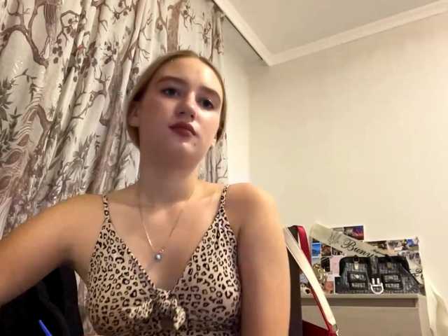 SondraJanisch live cam on BongaCams