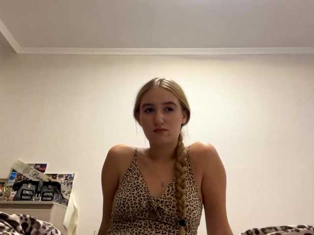 SondraJanisch live cam on BongaCams