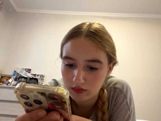 SondraJanisch live cam on BongaCams